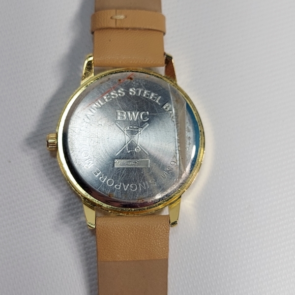BWC Ladies Gold Tone Floral Embossed Faux Leather Watch, New Battery - Picture 11 of 11